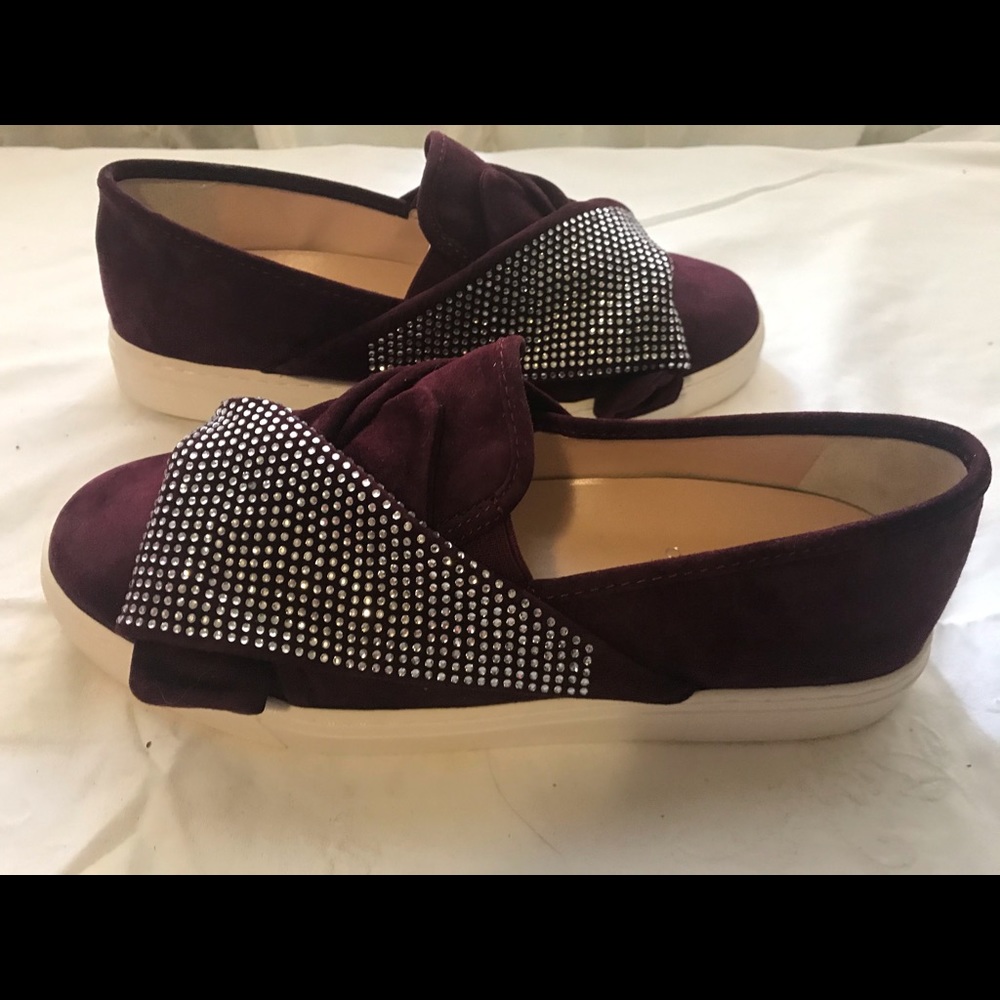 Casual sneakers